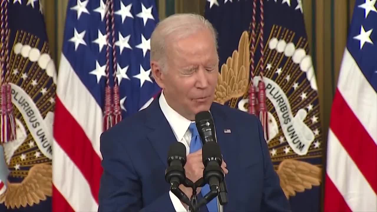 BIDEN'S BRAIN MELTS: Joe Struggles to Deliver Remarks in Post-Midterm Presser