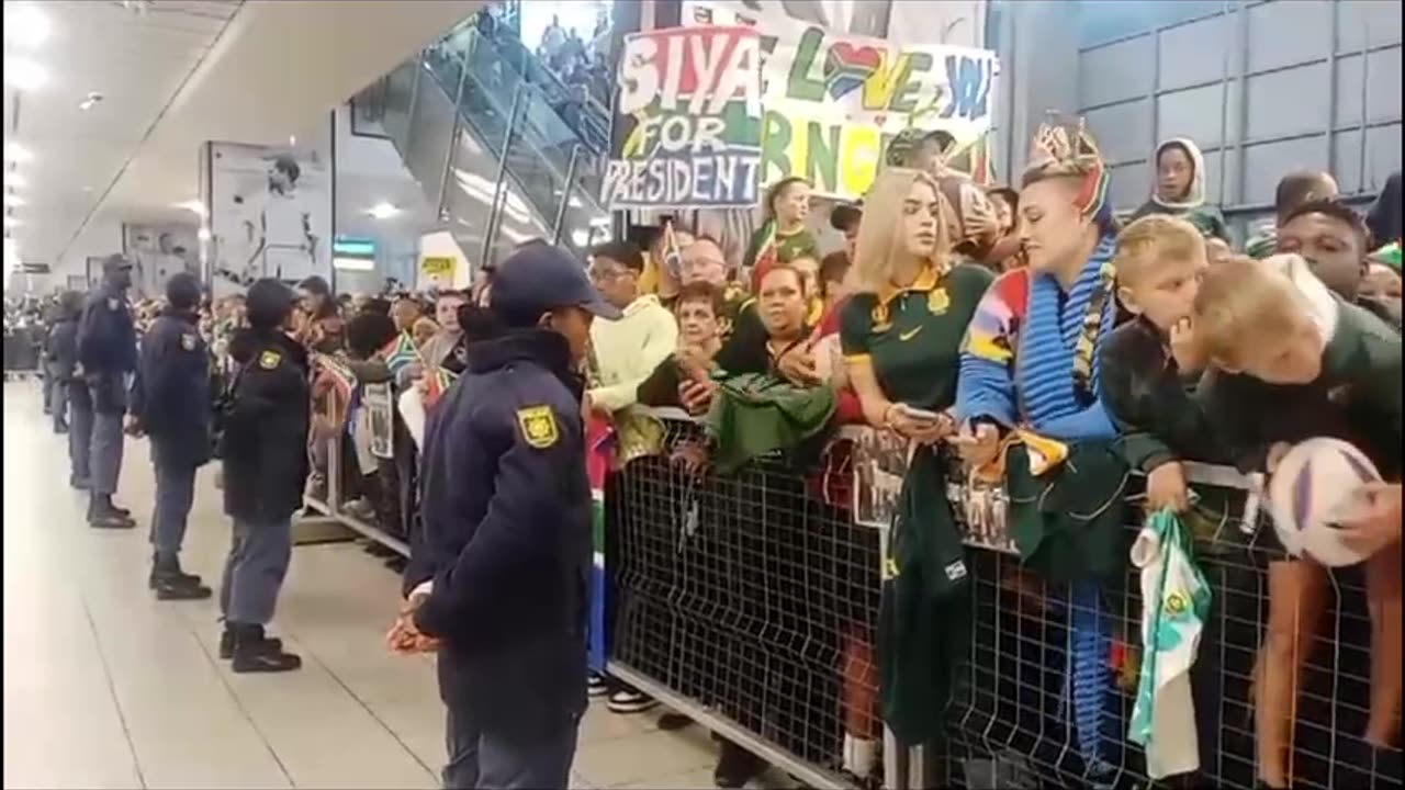 Fans await the arrival of South Africa Rugby at OR Tambo Airport