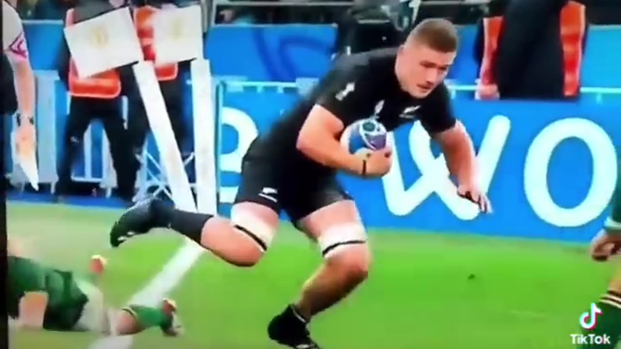 Biggest tackle of the World Cup by FaF De Klerk