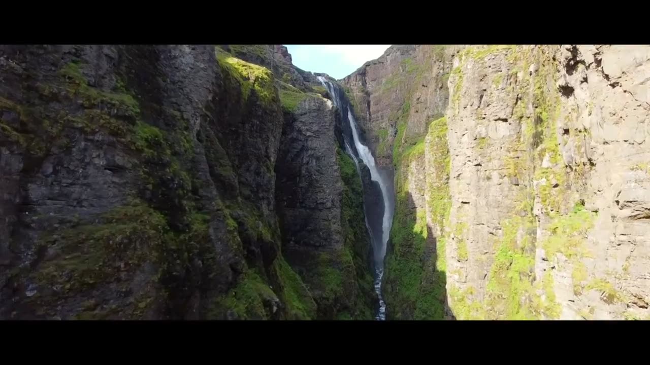 Outdoor aerial photography, enjoy the natural beauty of the Great American Mountain Falls