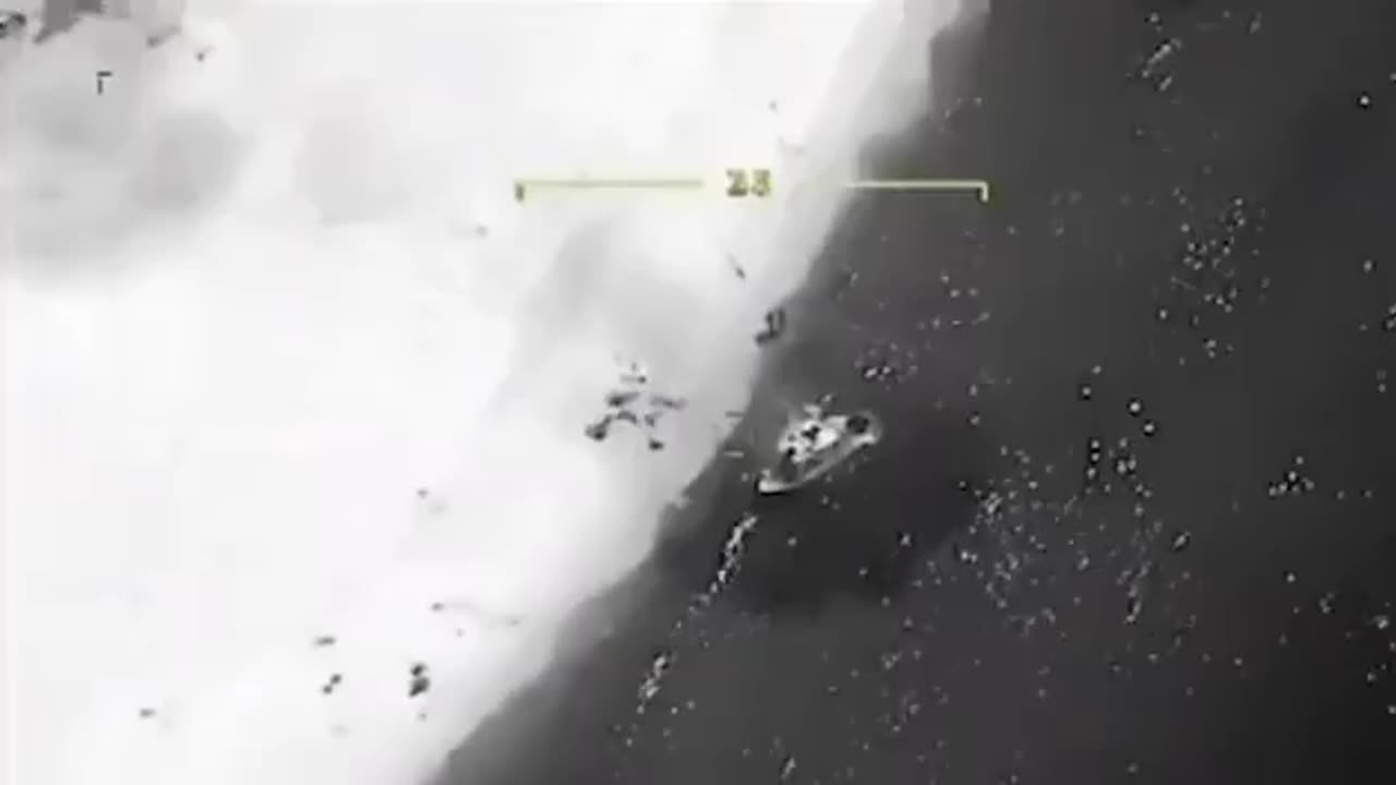 🇺🇦✨ Bayraktar destroys a Russian boat!
