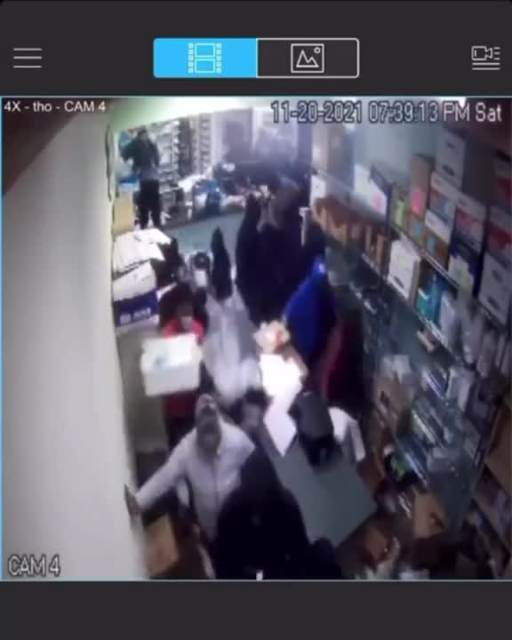 Flash Mob Looters Raid Pharmacy In Oakland