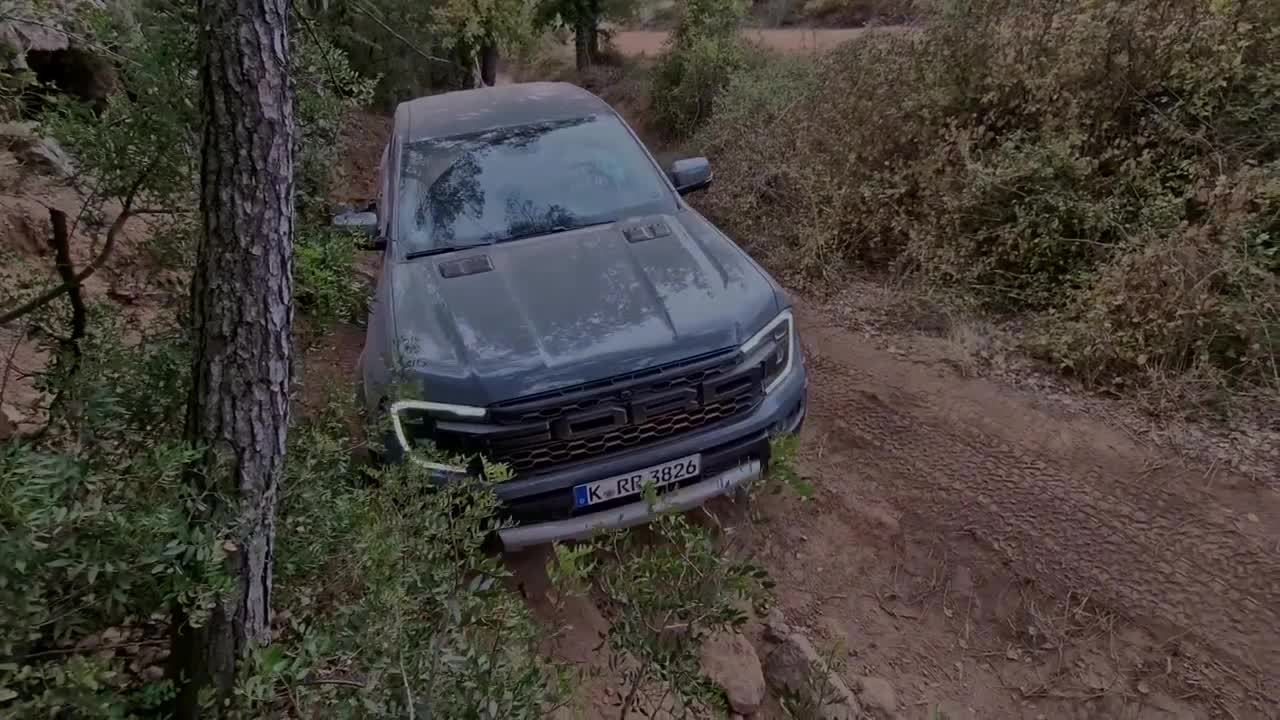 2022 Ford Ranger Raptor 3.0 V6 EcoBoost | off-road + jumping