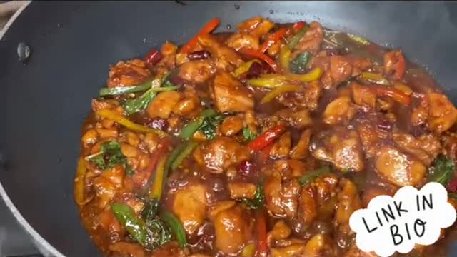 Spicy Basil Chicken under 20mins! #spicyfood #Fyp #dinnerrecipes #foodtiktok #ghanaianfood #youtube