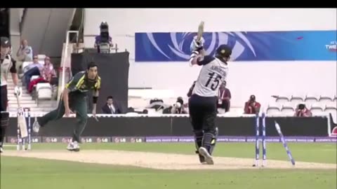 Umar Gul 5/6 VS Newzland wc t20 2009
