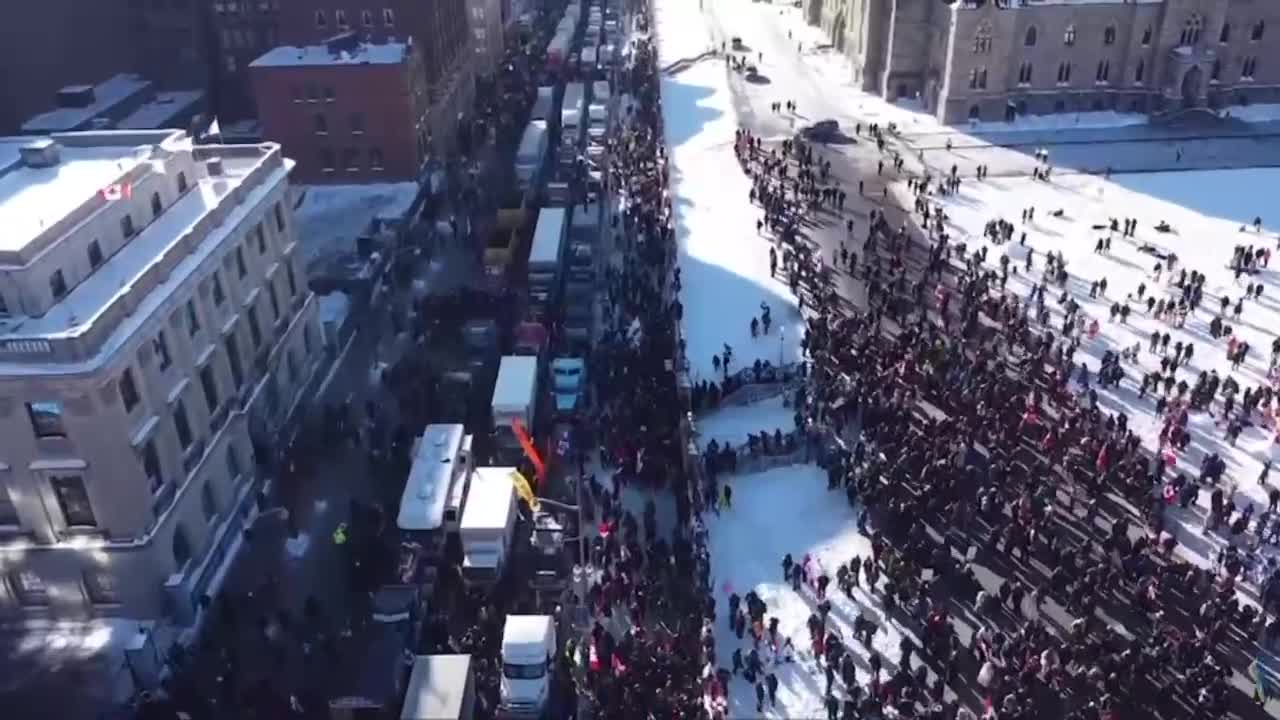 Arial view of truckers in Ottawa - Inspiring