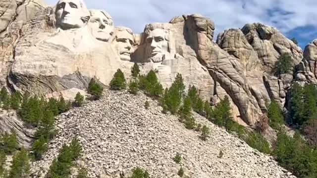South Dakota Must see spots