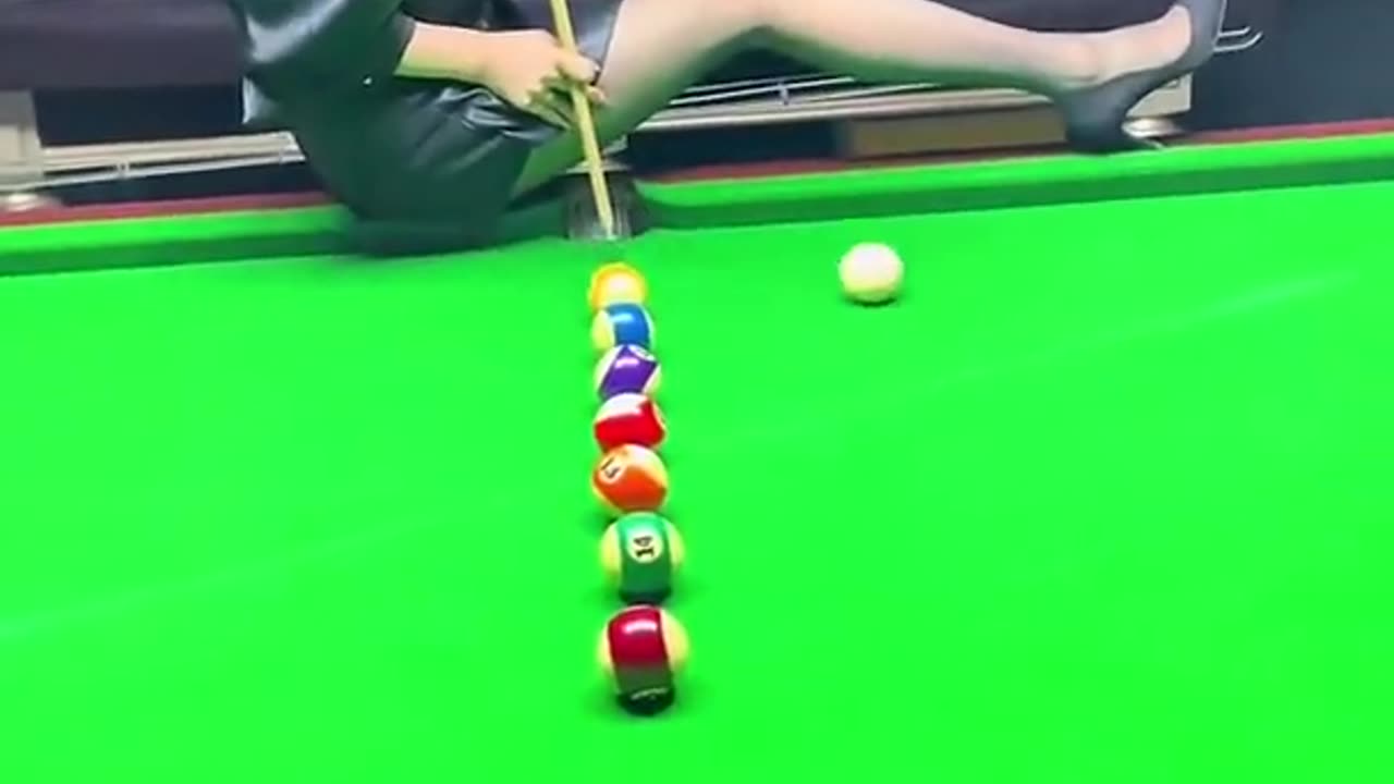 Hot girl billiard god skills