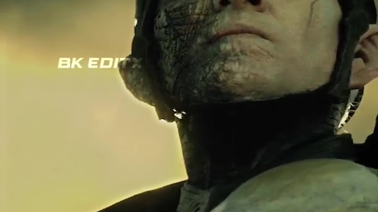 Loki cuts thor' s hand