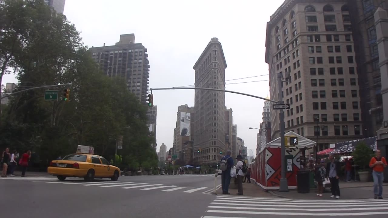 Luodong Walks Around Union Square New York City