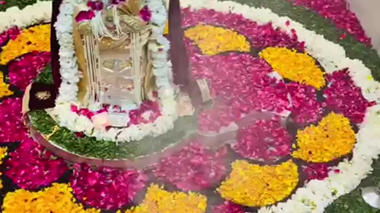 #Saj rahe bole baba nirale dhule mein