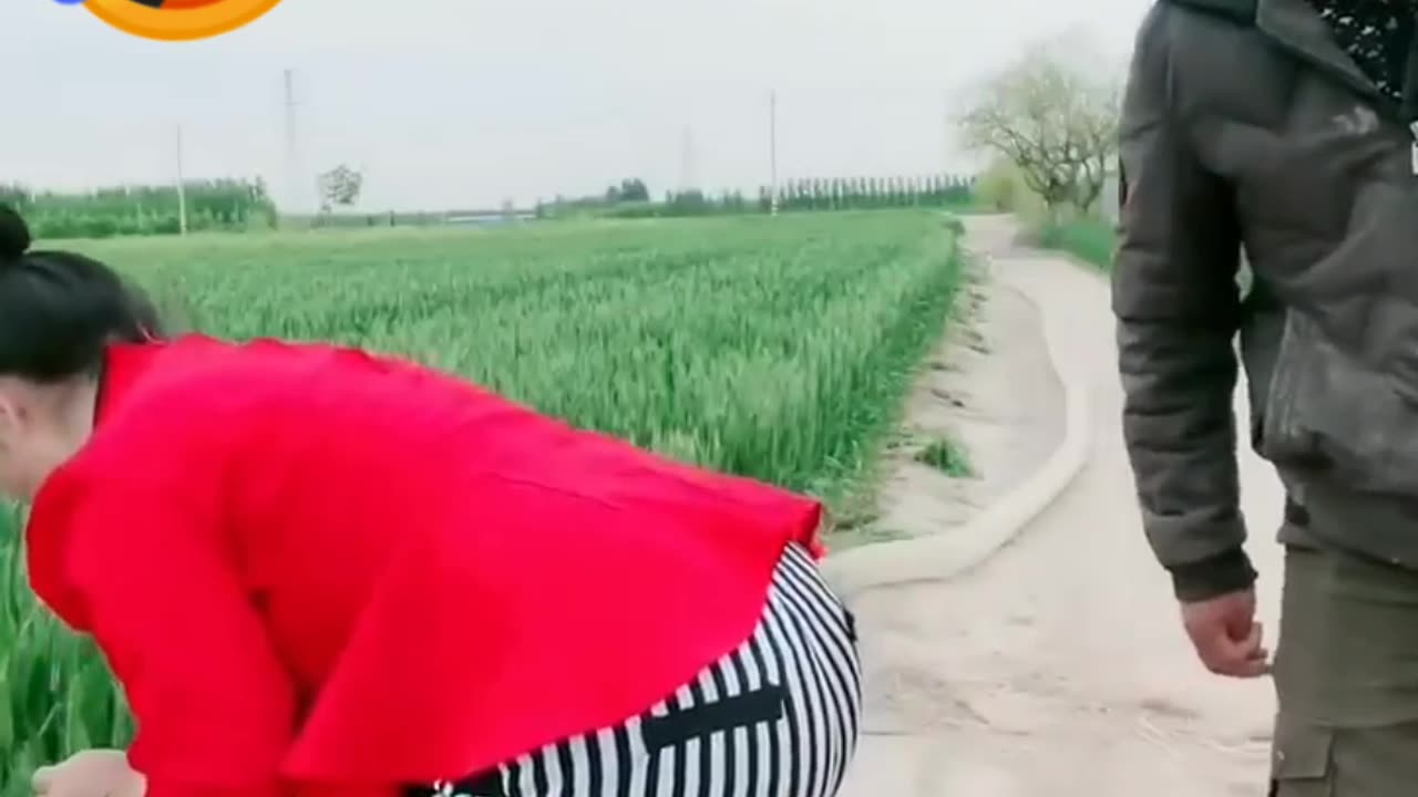 She literally just wake up 🤣🤣🤣 Chinese funny video