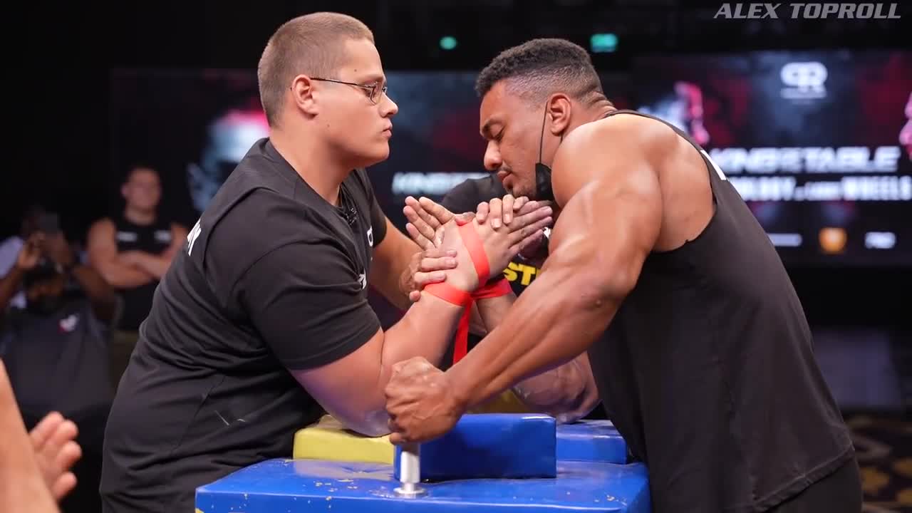 SCHOOLBOY VS LARRY WHEELS | ARM WRESTLING SUPER MATCH 2021