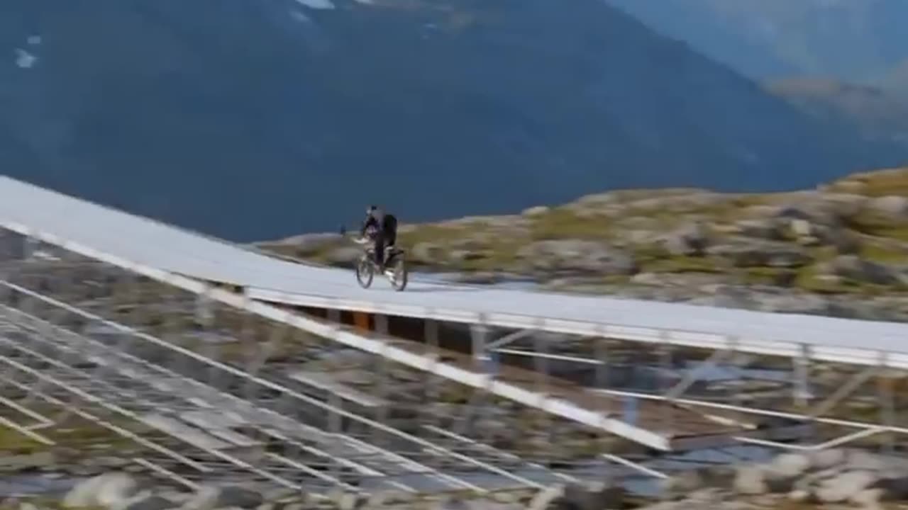 Tom cruise stunt jump for mission impossible