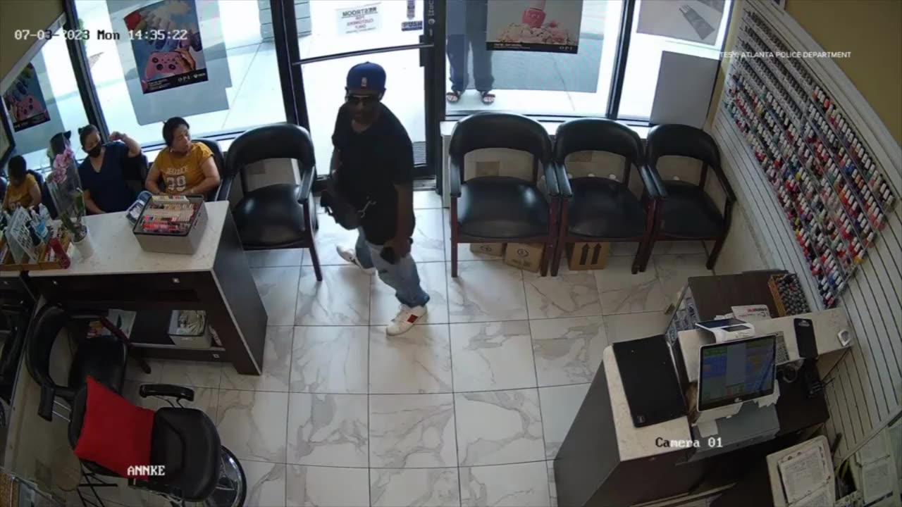 Attempted Robber Fails at Nail Salon Holdup as Customers Ignore Him