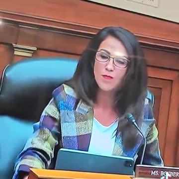 LAUREN BOEBERT ANNOUNCES EARTH IS FLAT!