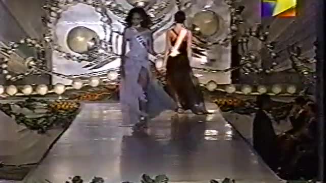 Miss Universe 2004 - Fashion Show