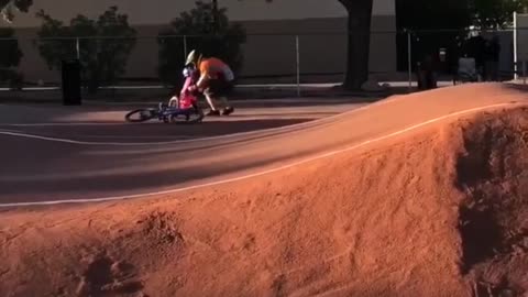 4 Year Old Girl Crashes On The Bmx Track