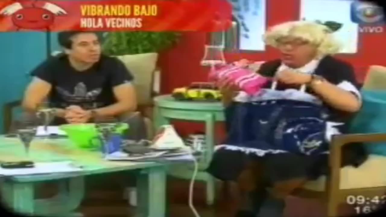 Petru Valensky - Sorpresa en la cartera - Hola Vecinos - Canal 10 - Bendita Tv (Uruguay, 2012)