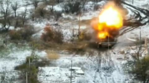 🇷🇺💥 Ukrainian Armed Forces tank burned by Lancet strike near Hours of Yar