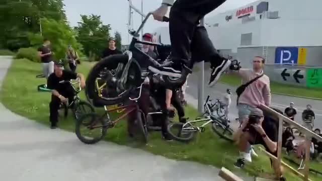 130 BMX Grind to Tailwhip 🚀 Martti Lainevool