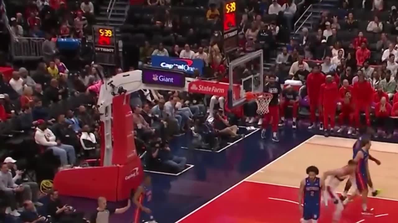 Beal to Porzingis for the flush!! 😤😤😤