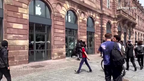 Strasbourg Apple store attacked over police shooting