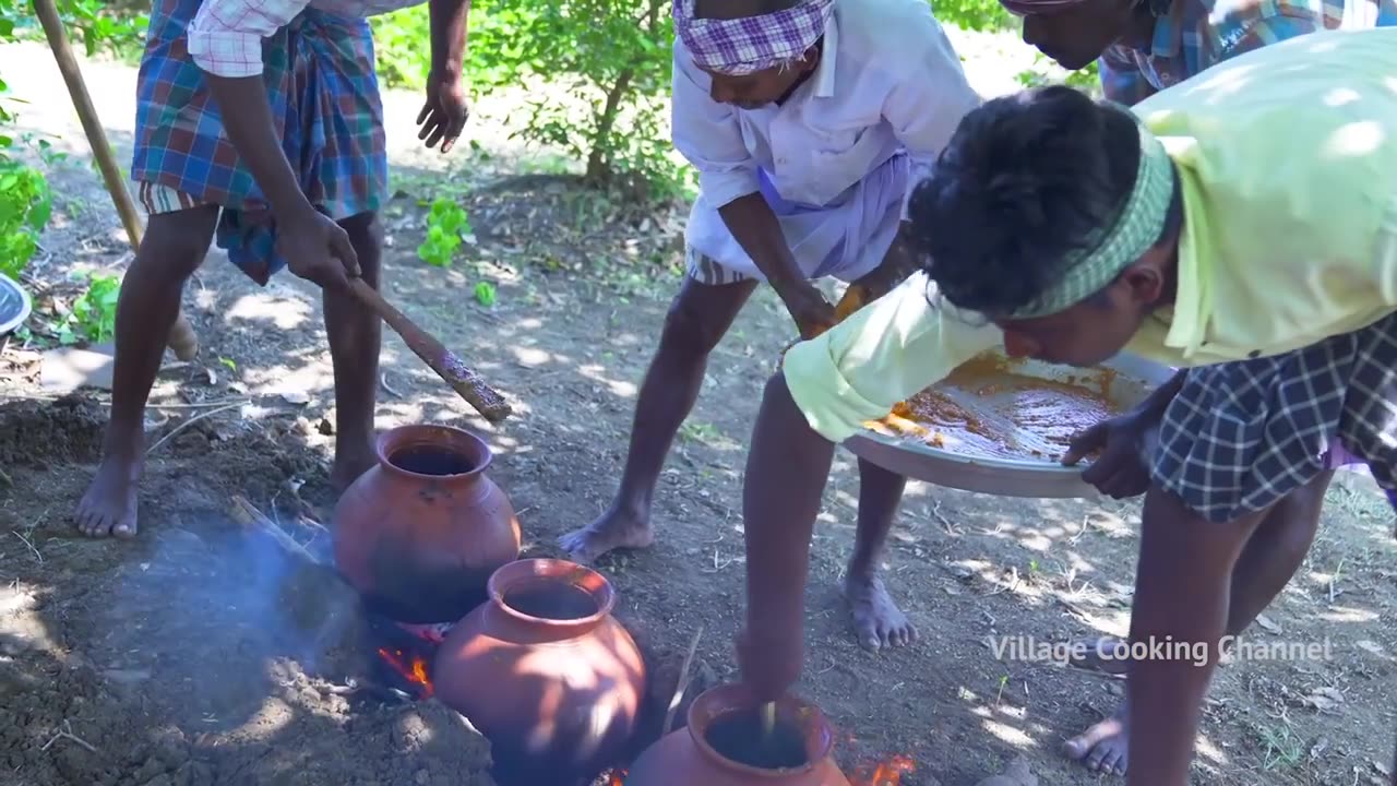 Rustic Village-style Meat in pot 🍲.(In India)