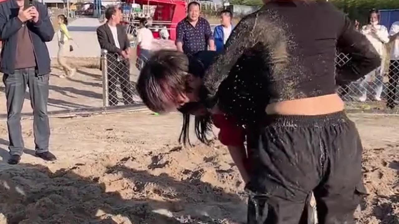 Fighting girl's