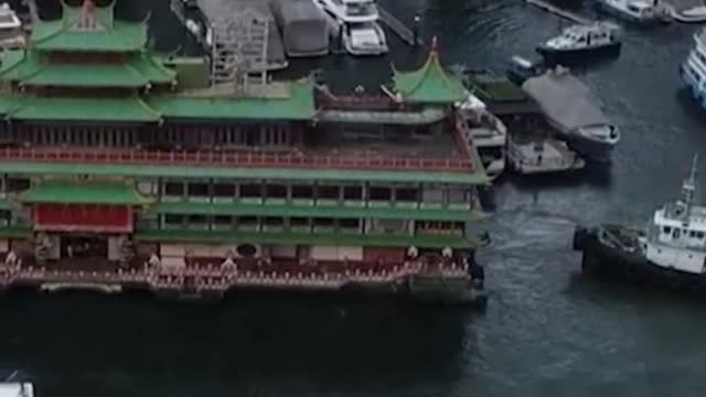 Hong Kong floating jumbo restaurant towed away for good after 44 years