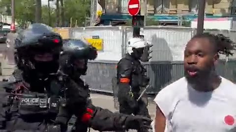 Meanwhile in Paris, France 👀