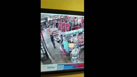 Keep Your Kids Safe: Pedophile Tries To Lure A Young Boy Away From His Father By Proposing Cookies!