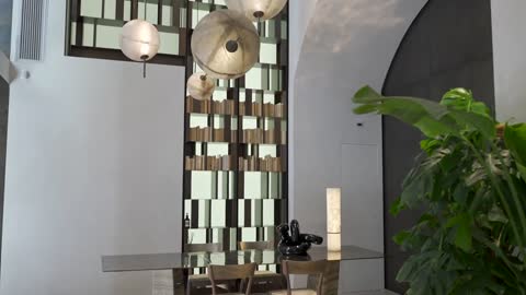 Henge Showroom S34 | 01/06