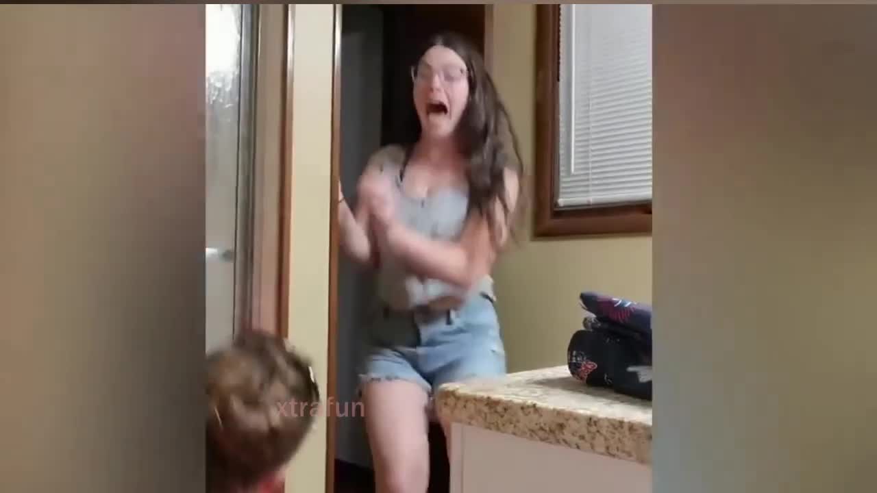 Funny Scare prank cam Compilation