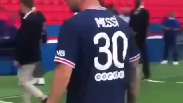 First appearance of Lionel Messi In His New Number 30 PSG Shirt At The Parc Des Princes