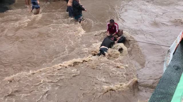 Community Comes Together to Rescue Neighbors in Flood