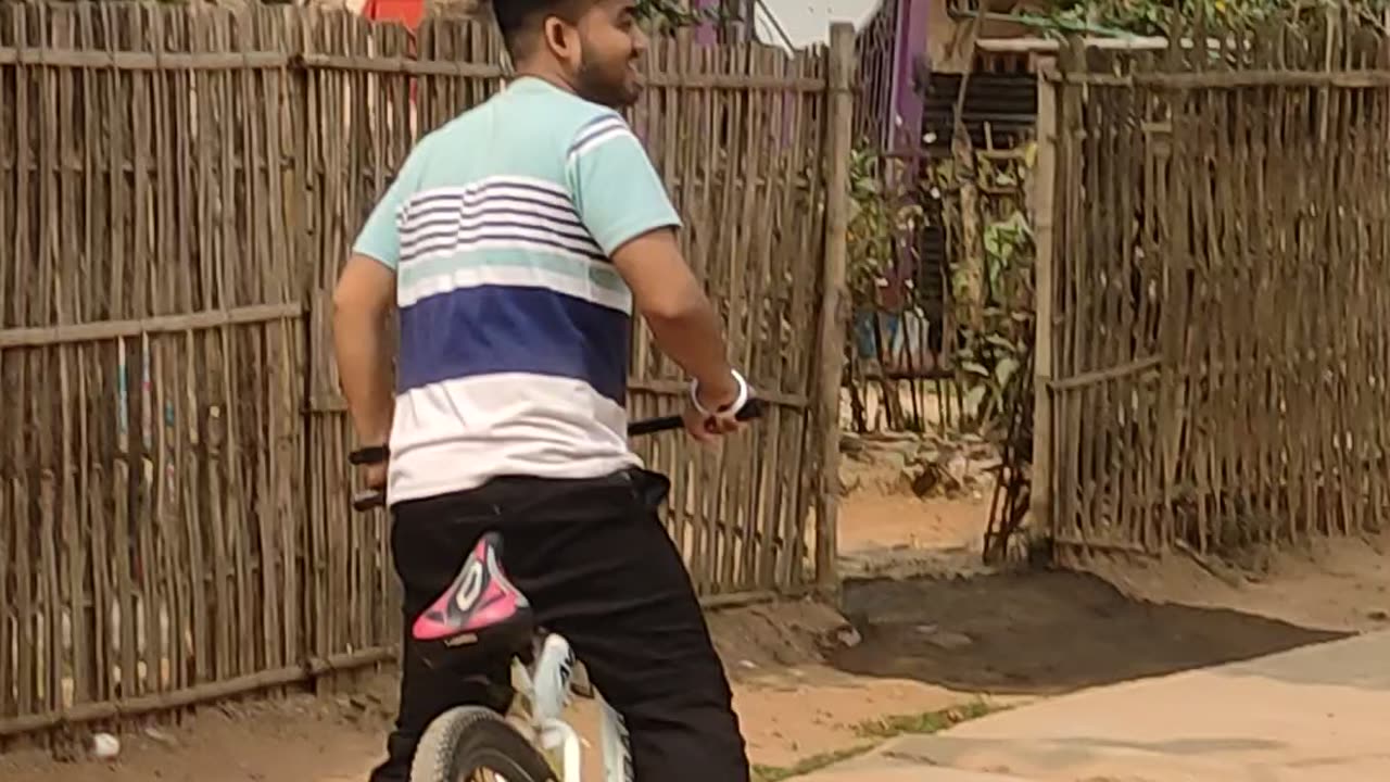 Trying for stunt with bike 🚲