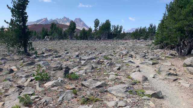 Central Oregon - Three Sisters Wilderness - Alpine Tundra with Broken Top Views! - 4K