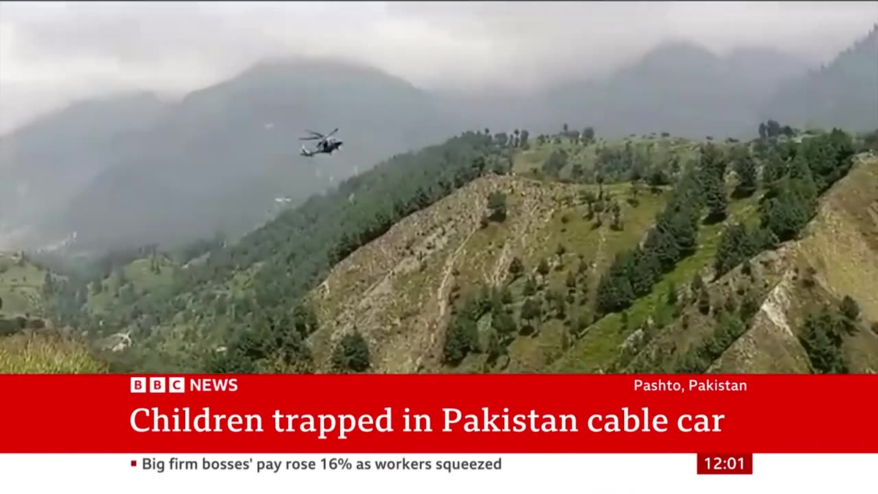 Pakistan cable car rescue under way for eight people trapped - BBC News