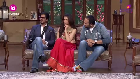 SHAHRUKH KHAN & DEPIPKA WITH KAPIL SHARMA