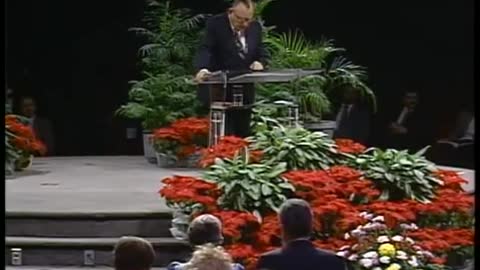 Gifts & Ministries of the Holy Spirit 14 Gift of Tongues for Public Ministry Dr. Lester Sumrall