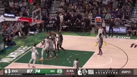 Giannis Antetokounmpo Wants To Trade Entire Bucks As Drummond Posterize Dunk On Him !