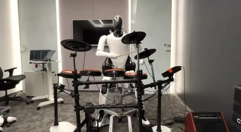 Robot umanoide CyberOne ..