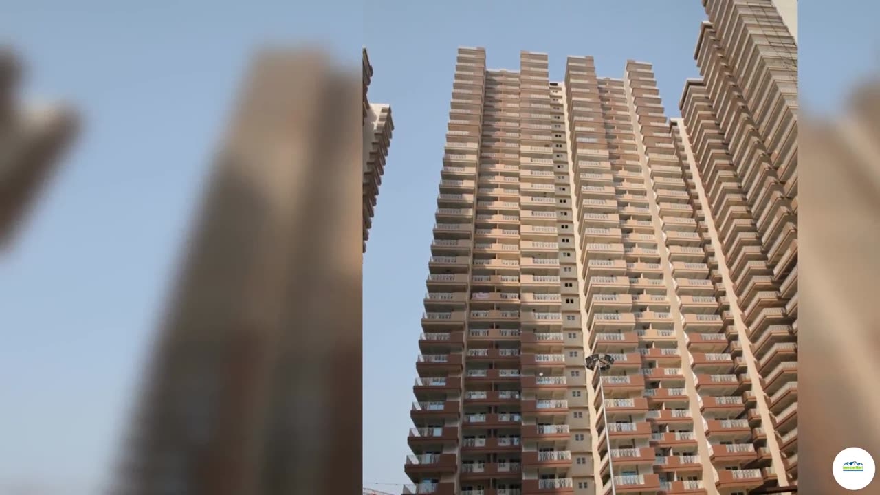 Gaur City Resale Ready to Move Apartments