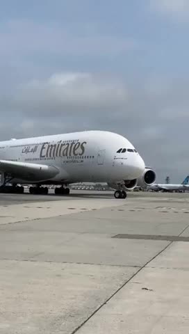 love Emirates I'm always here before take off👏👏👏🔥