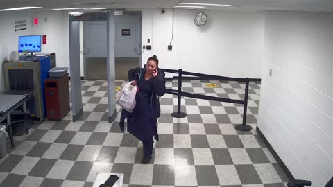 6134RHOBG3G308CLobby8Entrance_2021-01-06_14h20min01s407ms.mp4