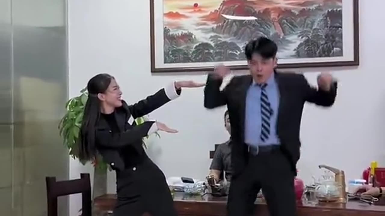 Funy dancing video