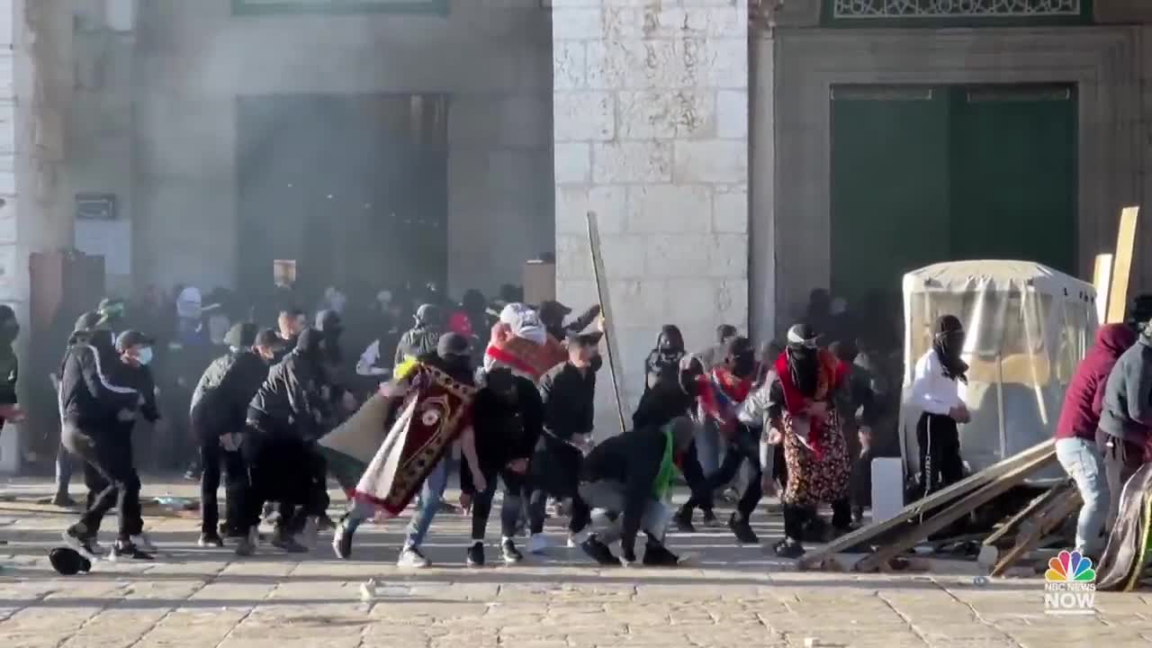 Violence Around Al-Aqsa Mosque As Israeli police, Palestinians Clash