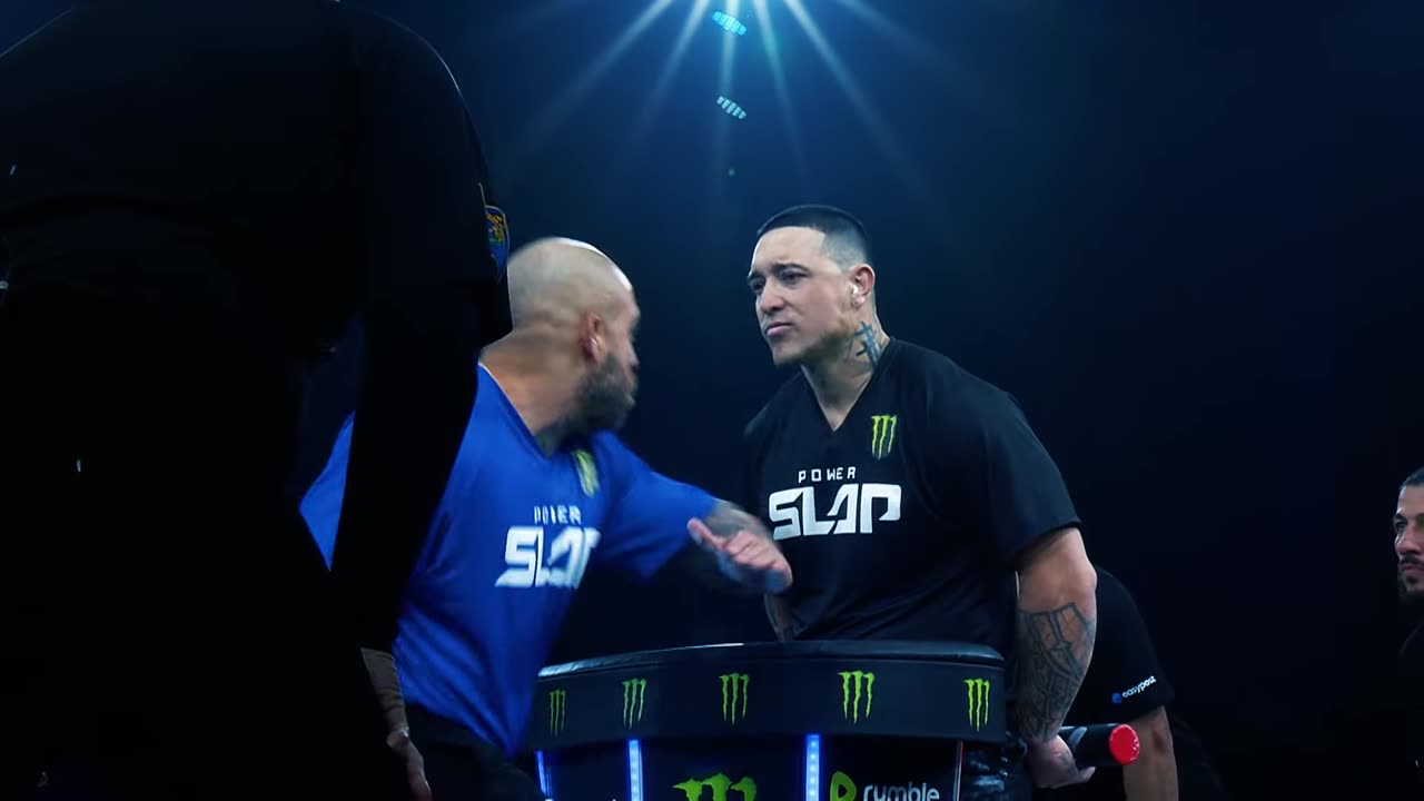 "I've got what everybody wants" | John Davis vs Isaih Quinones | Power Slap 9
