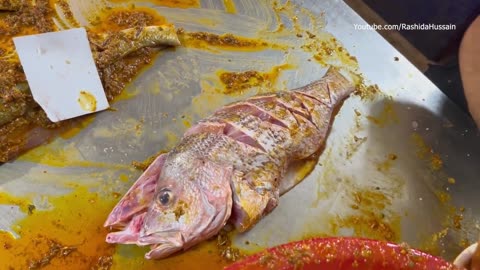 Fried Fish & Grilled Fish Karachi's Biggest Seafood Street. Street Food Spicy Lahori Masala Fish Fry